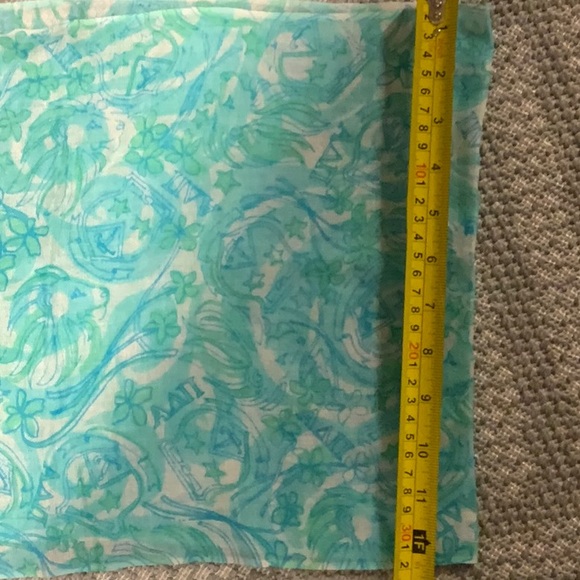 Women’s Lilly Pulitzer Scarf - Picture 7 of 7